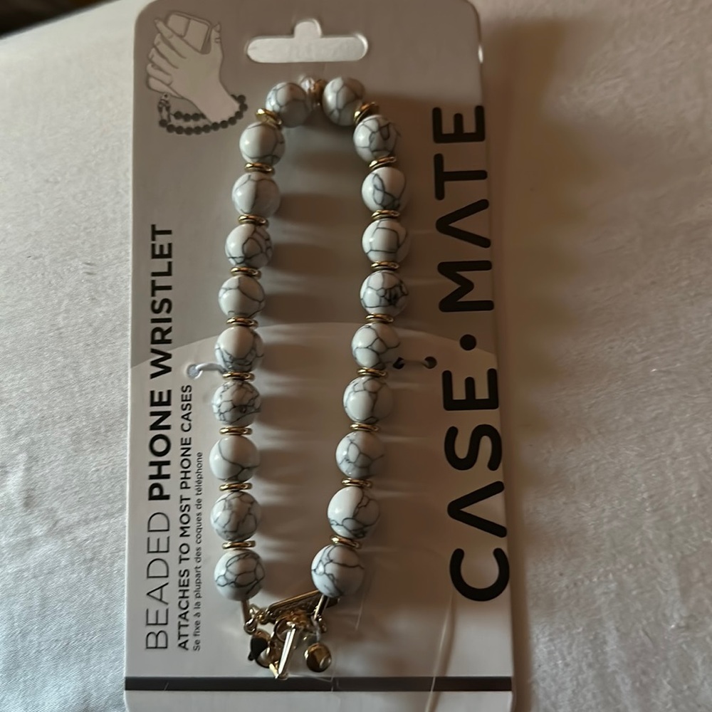 Case mate wristlet
